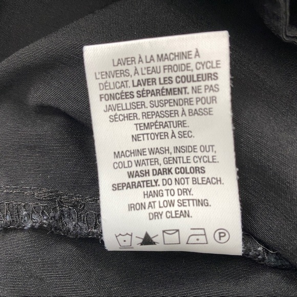 Reitmans Black Zipper Cuff Capris Size 11 - Picture 8 of 8